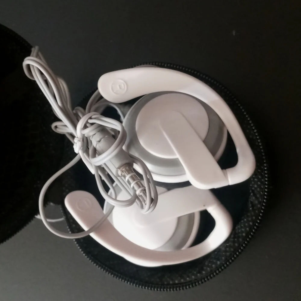 Chill Vibes Always Red Round Zip Pouch wired audio ear plugs